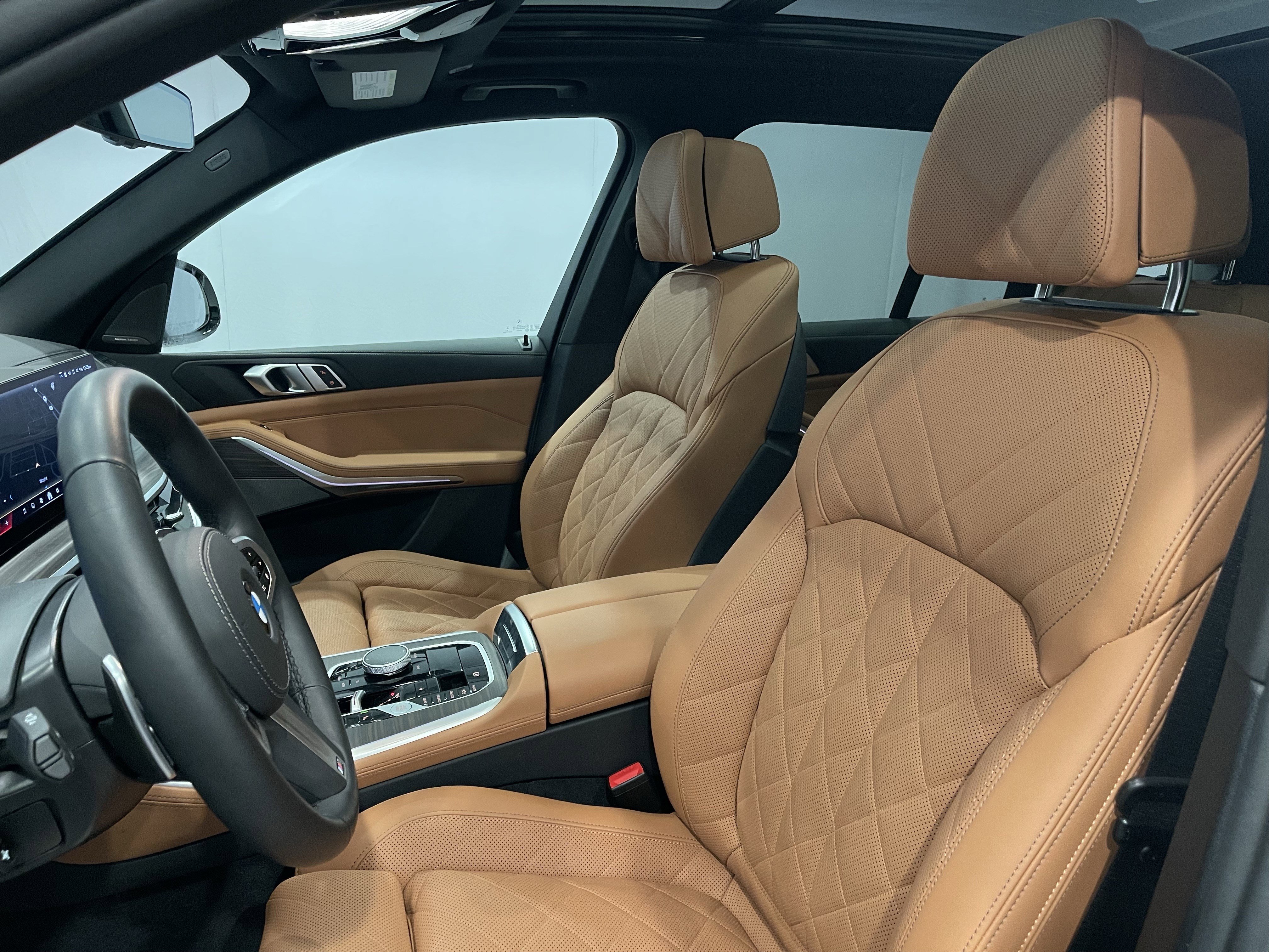 Certified 2025 BMW X5 xDrive40i w/ M Sport Package image 15