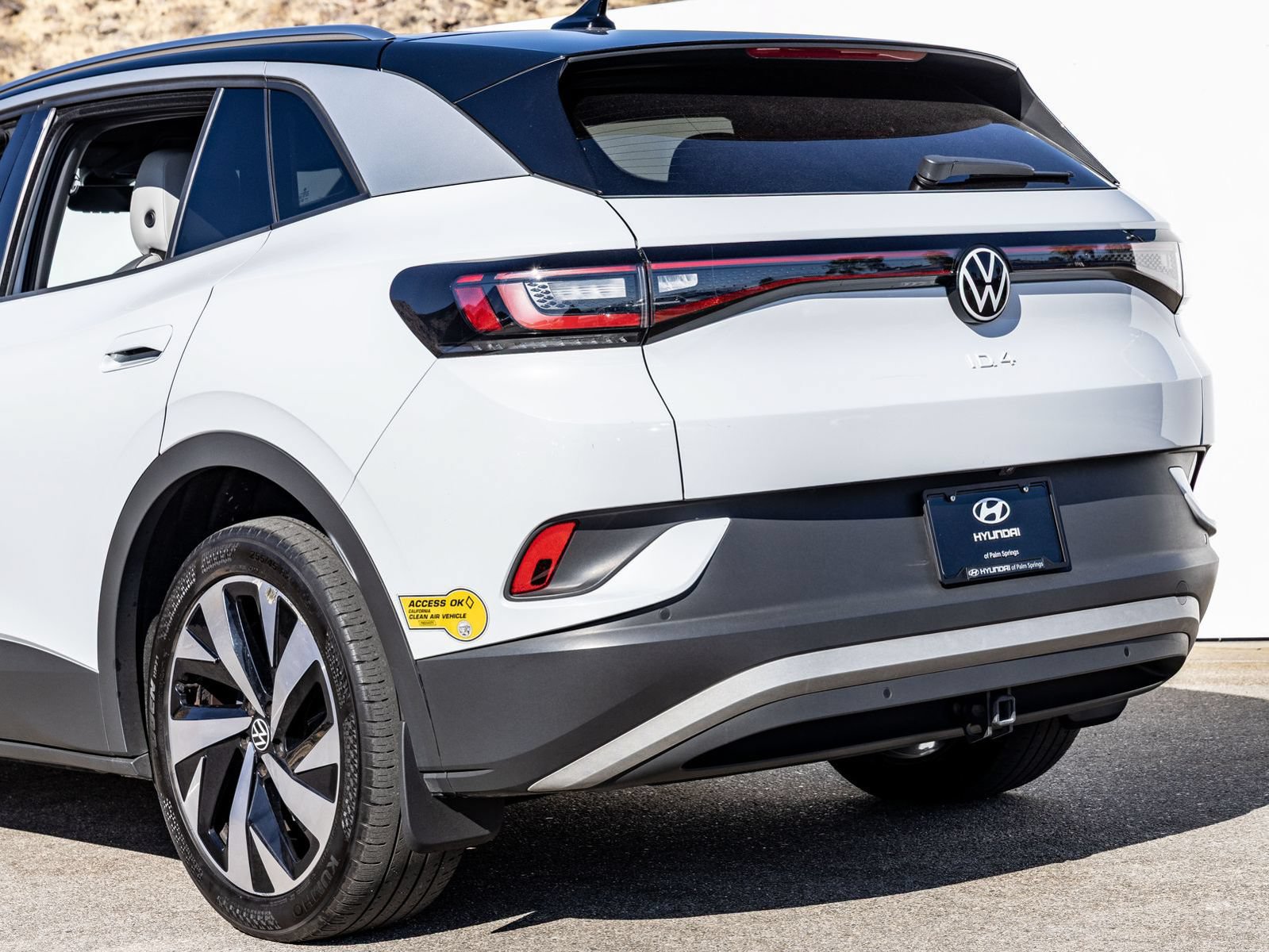 Used 2022 Volkswagen ID.4 Pro S w/ Gradient Package AWD/4WD image 10