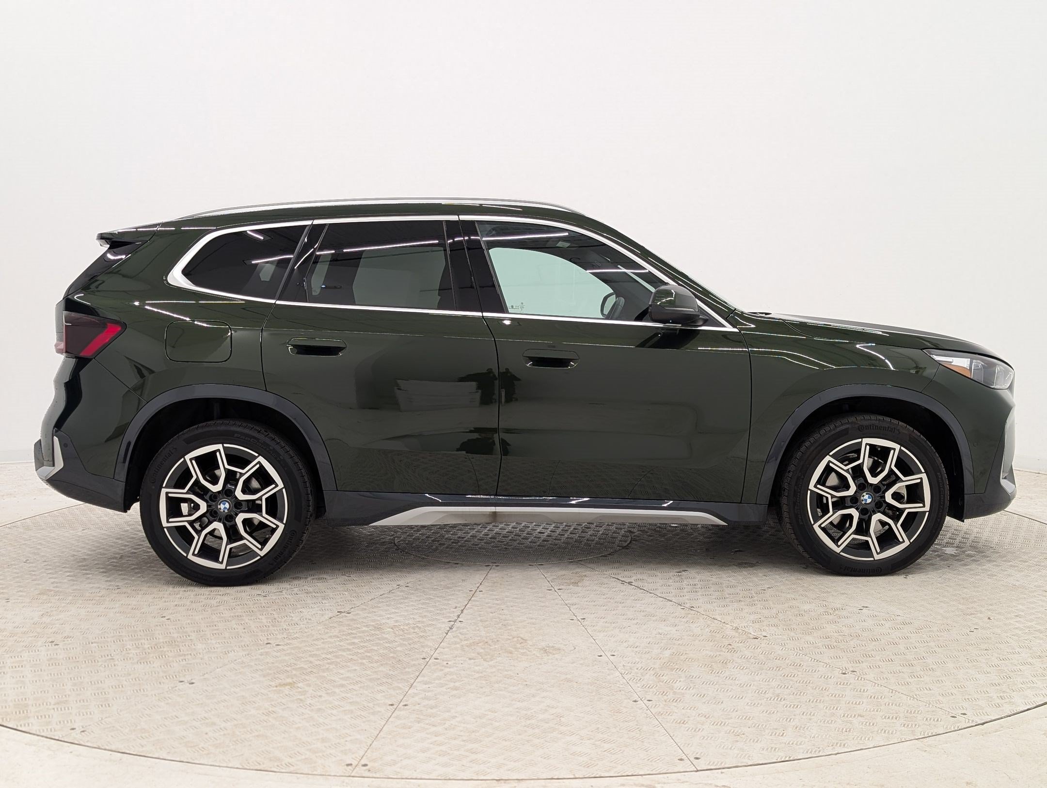 Used 2025 BMW X1 xDrive28i w/ Convenience Package AWD/4WD image 8