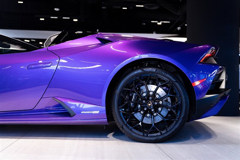 Used 2023 Lamborghini Huracan EVO RWD image 18