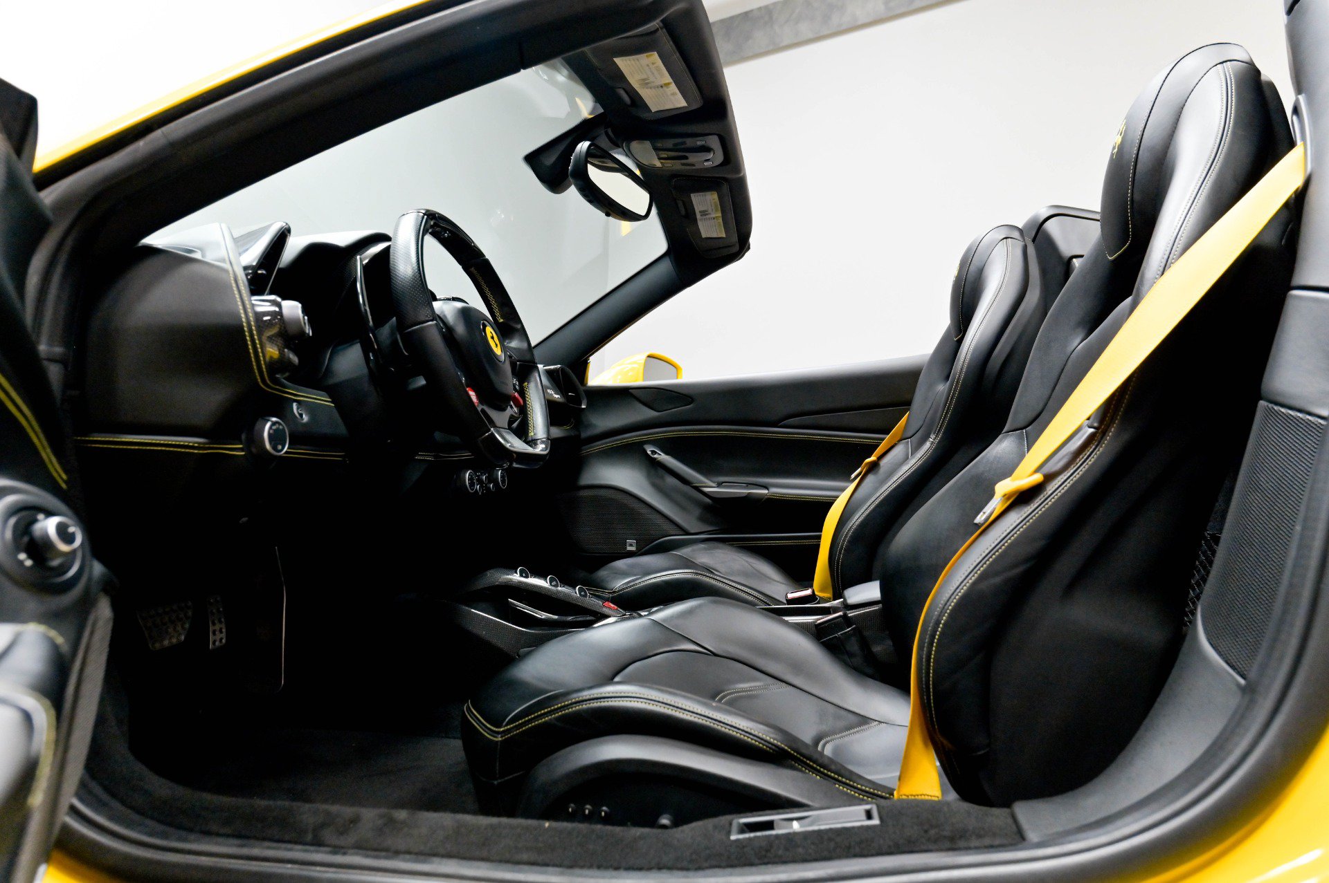 Used 2017 Ferrari 488 Spider RWD image 9