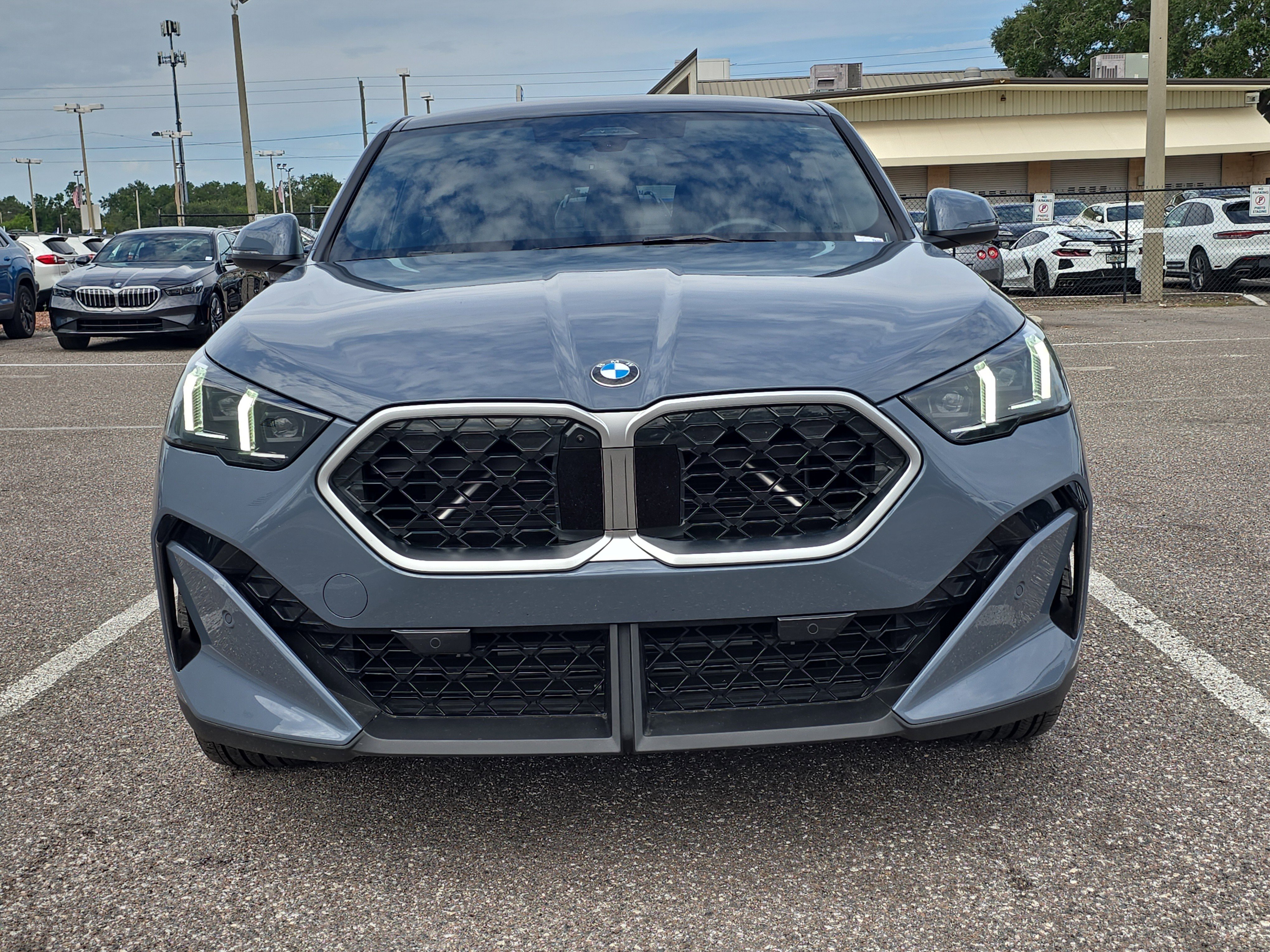 Used 2025 BMW X2 xDrive28i image 3