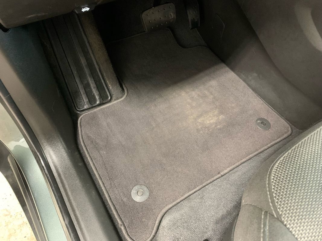 Used 2022 Chevrolet Traverse LT image 19