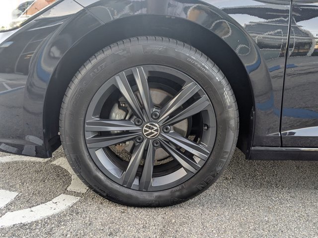 Used 2024 Volkswagen Jetta SE w/ Panoramic Sunroof Package image 23