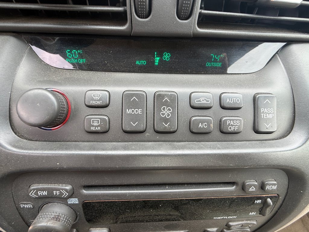 Used 2005 Cadillac De Ville FWD image 24