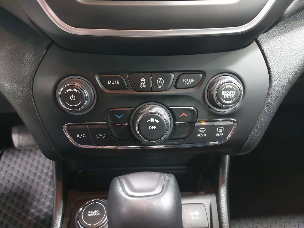 Used 2022 Jeep Cherokee Latitude image 20