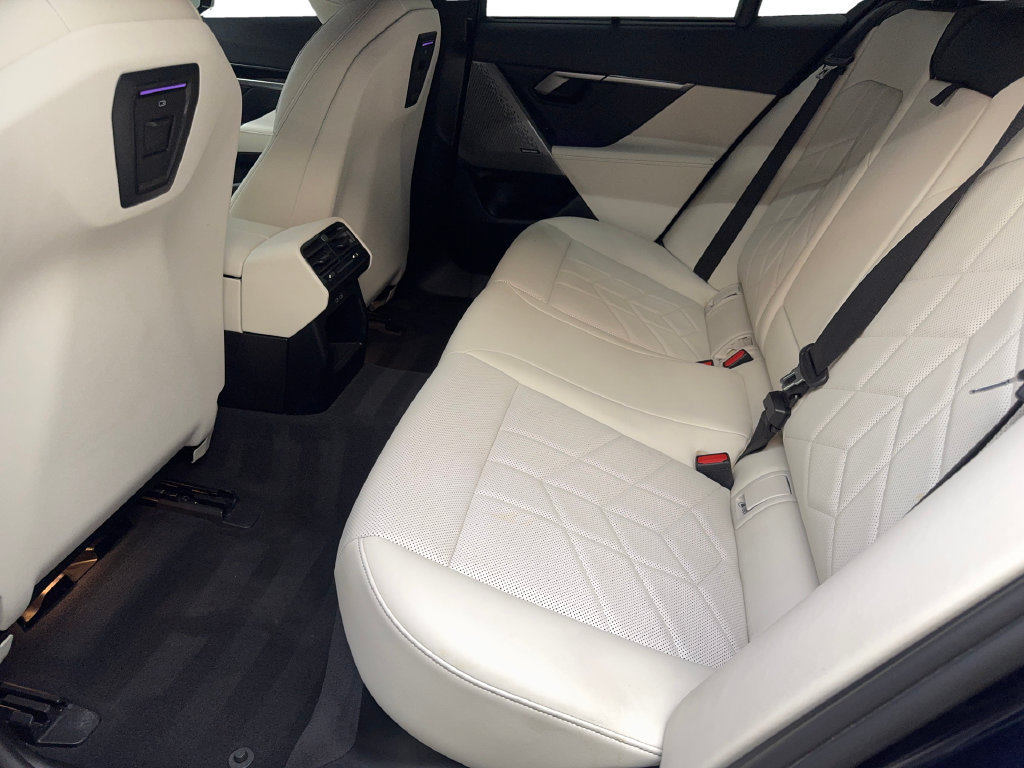 Used 2024 BMW 530i w/ Executive Package RWD image 35