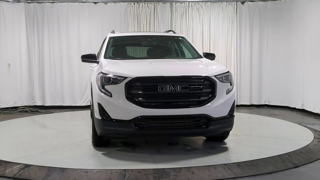 Used 2020 GMC Terrain SLE w/ Driver Convenience Package image 3