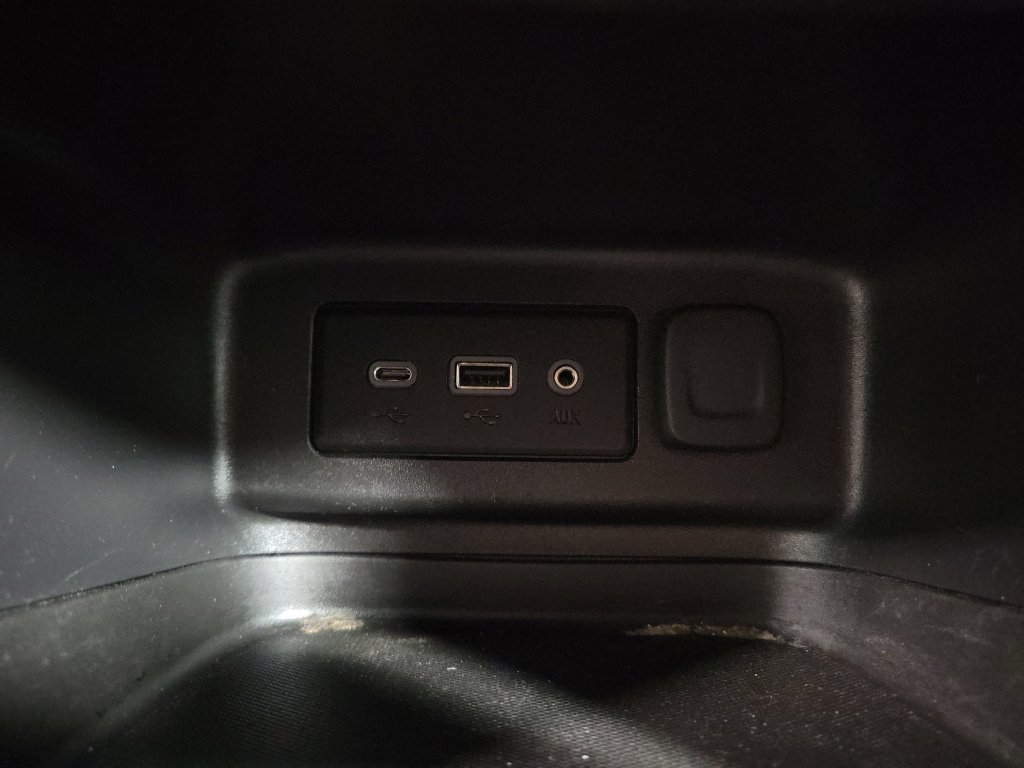 Used 2023 Chevrolet Equinox LT w/ LPO, Floor Liner Package AWD/4WD image 21