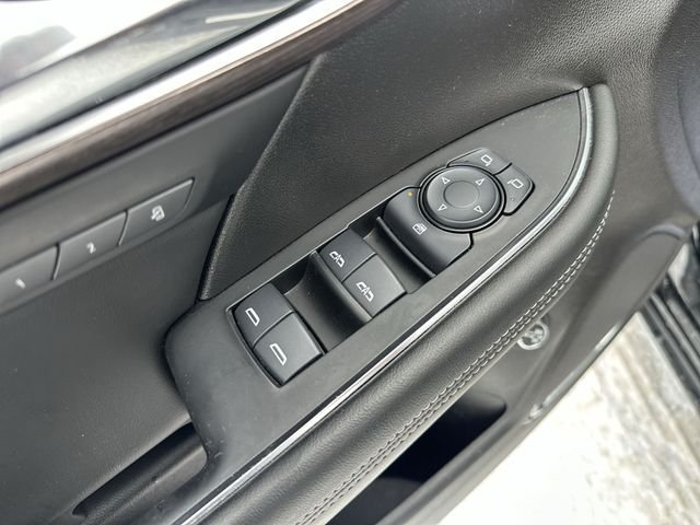 Used 2023 Buick Envision Avenir AWD/4WD image 17