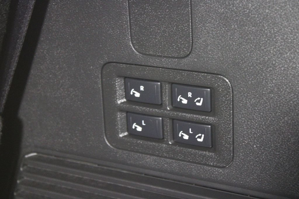 Certified 2025 Nissan Armada SL RWD image 19