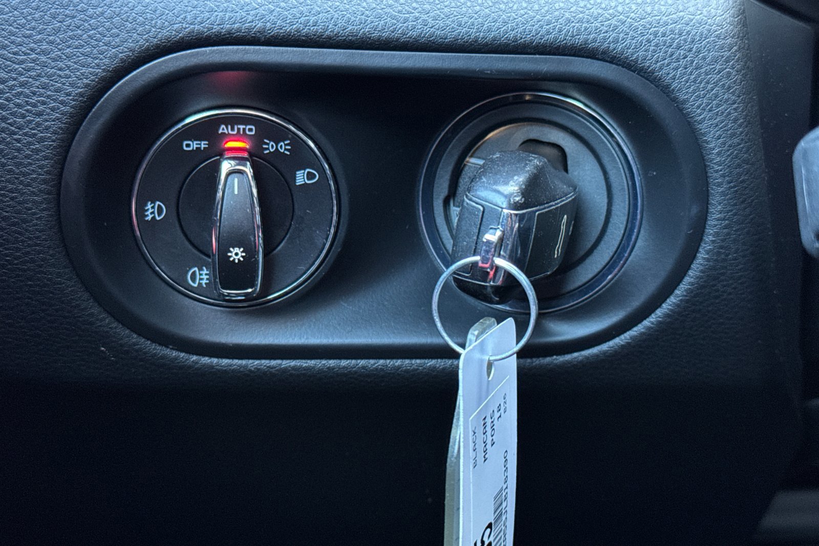 Used 2018 Porsche Macan image 27