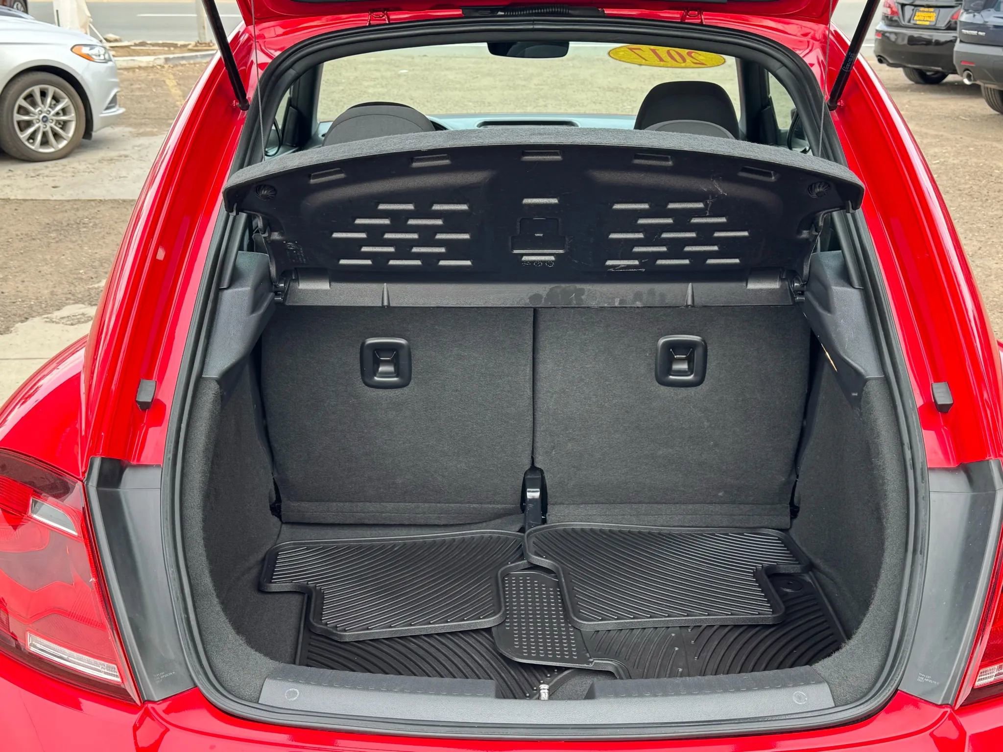 Used 2017 Volkswagen Beetle 1.8T S FWD image 35