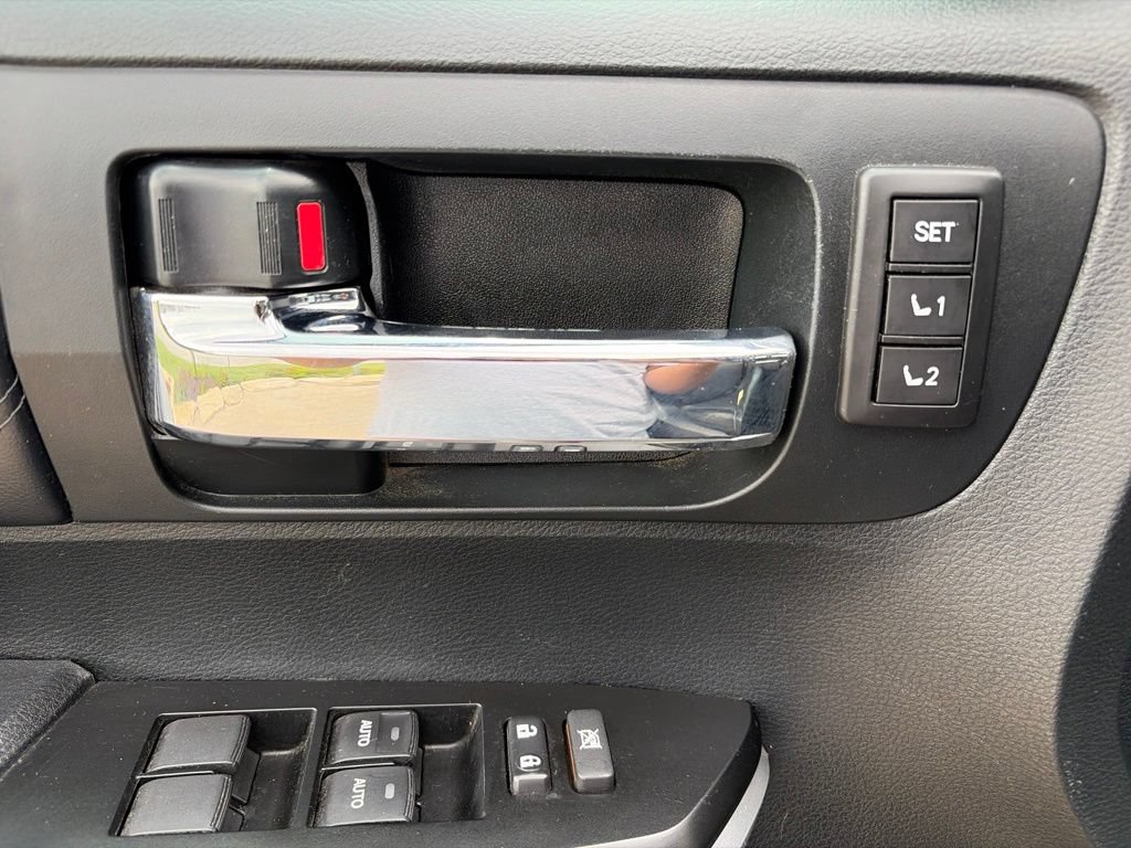 Used 2017 Toyota Tundra Platinum RWD image 46