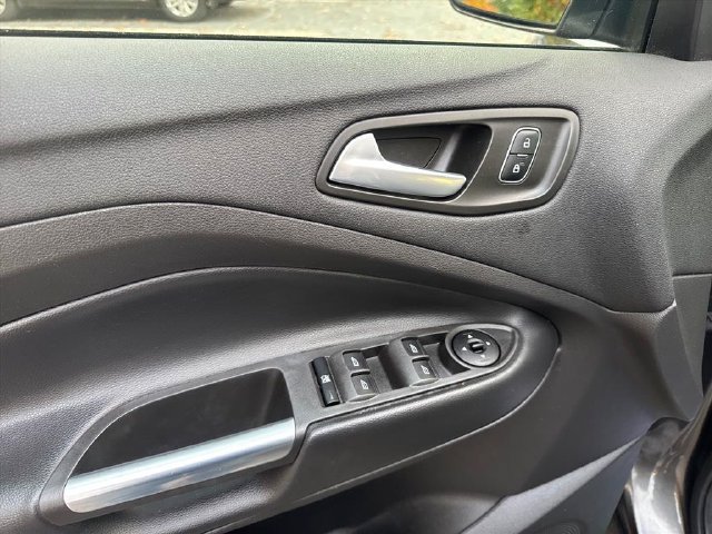 Certified 2018 Ford Escape SE w/ Ford Safe & Smart Package FWD image 11
