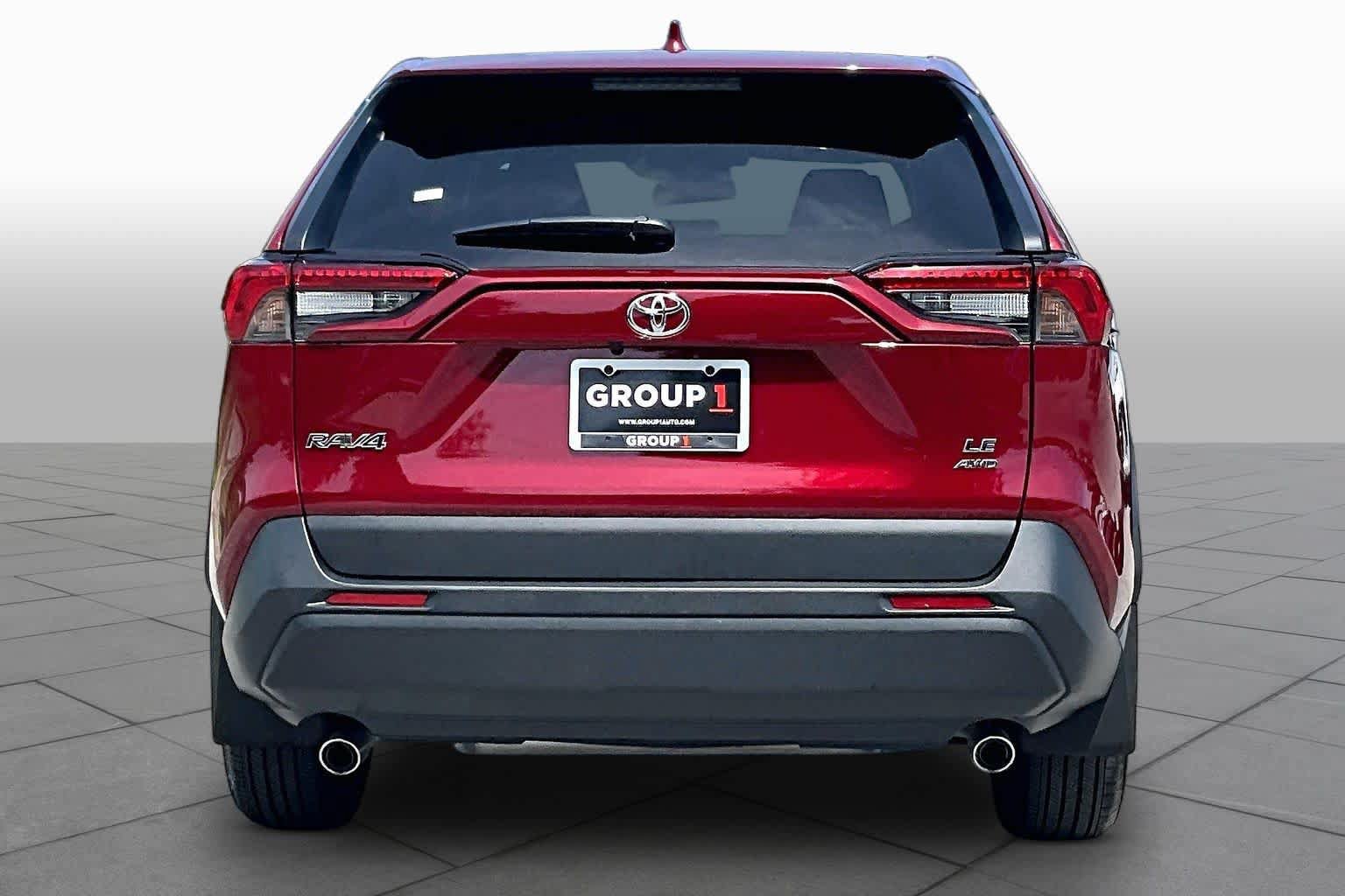Used 2025 Toyota RAV4 LE AWD/4WD image 5