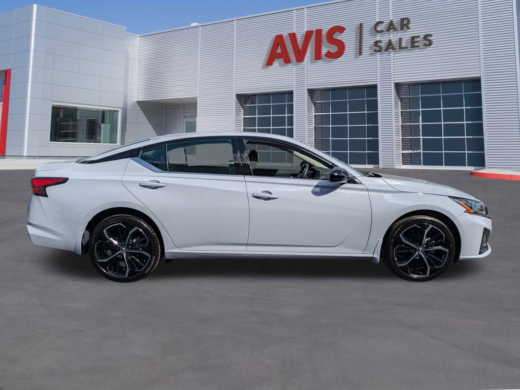 Used 2025 Nissan Altima 2.5 SR image 5