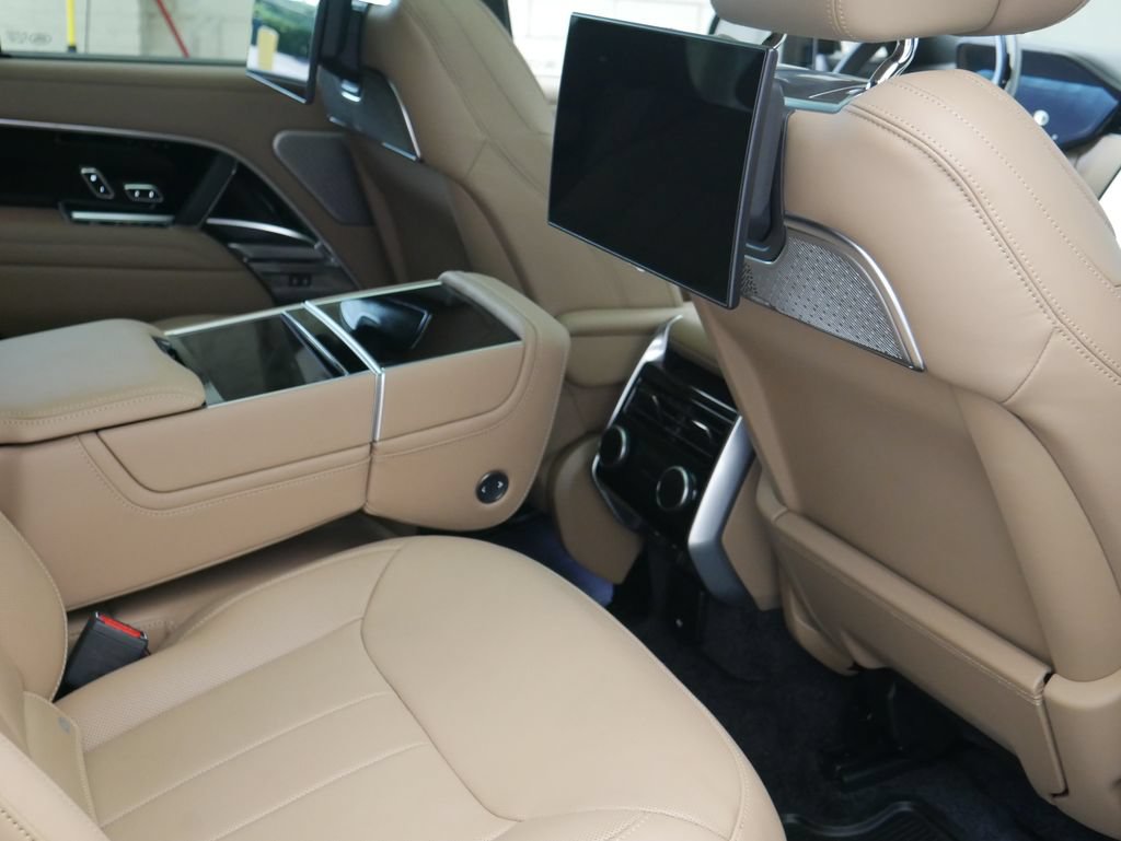 Used 2025 Land Rover Range Rover Autobiography AWD/4WD image 29