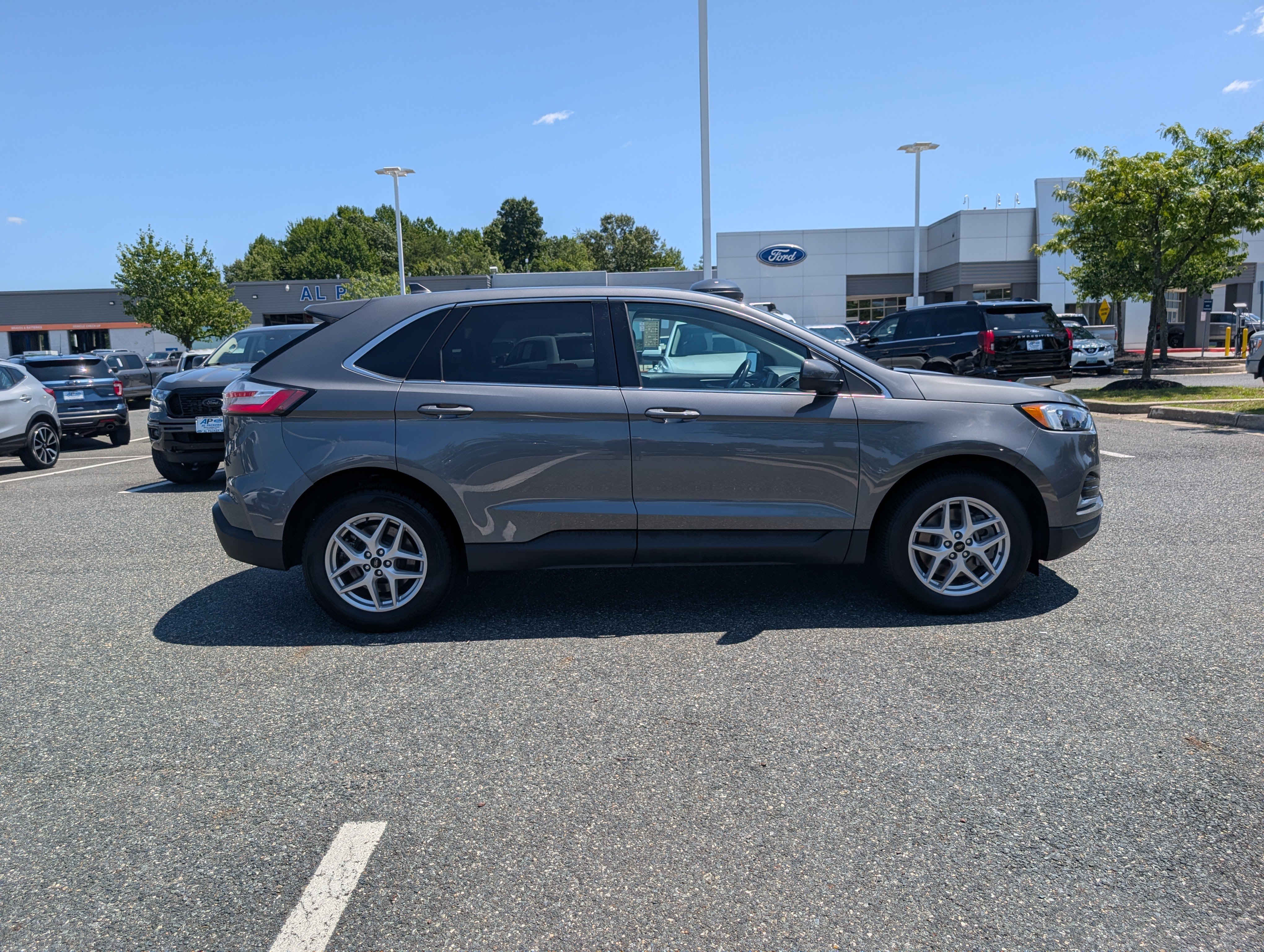 Certified 2024 Ford Edge SEL AWD/4WD image 2