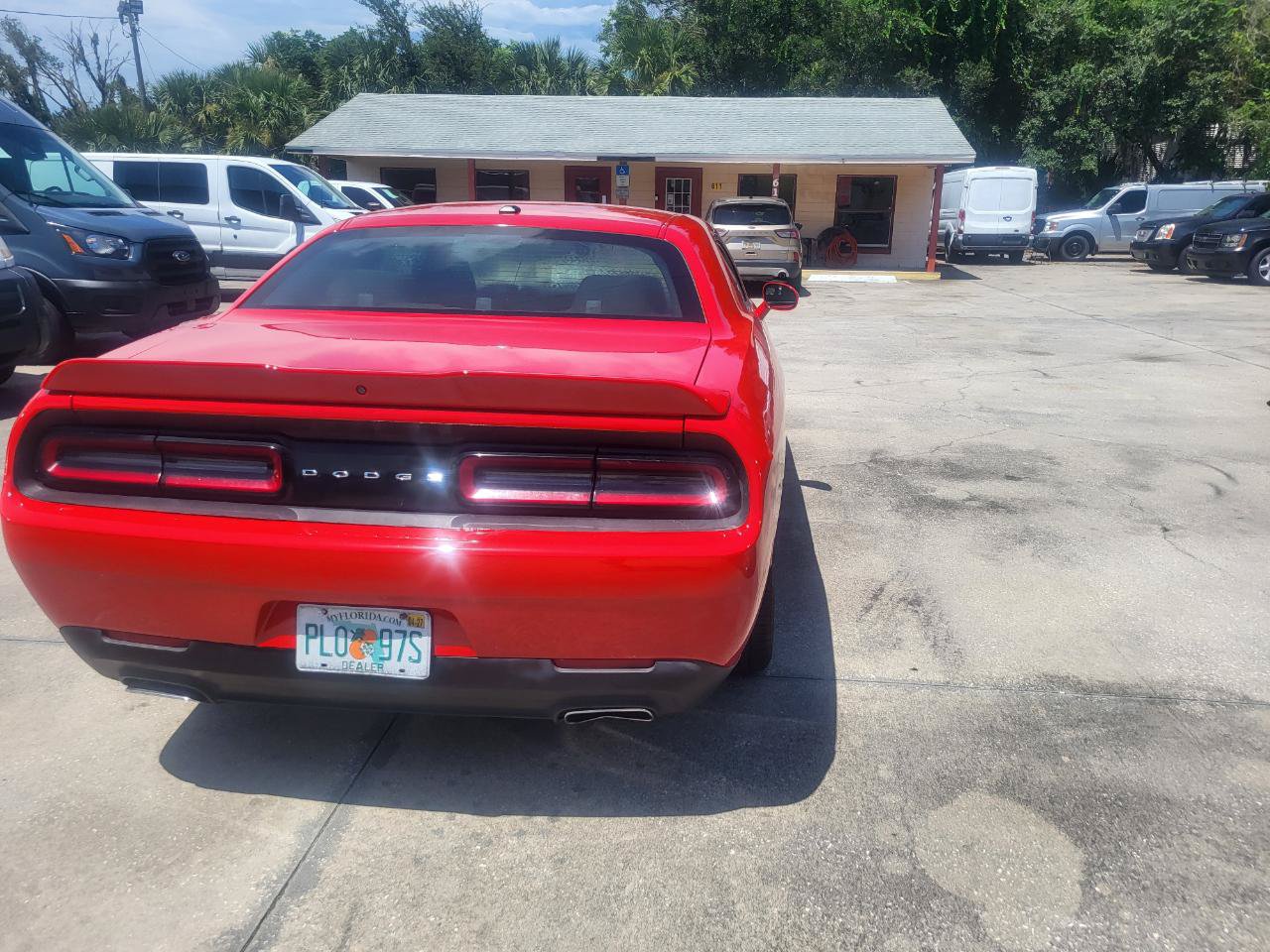 Used 2020 Dodge Challenger SXT RWD image 9