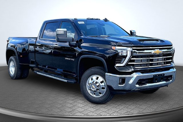 New 2026 Chevrolet Silverado 3500 LTZ w/ LTZ Convenience Package AWD/4WD image 2