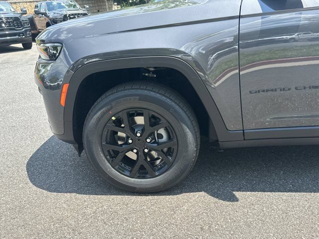 New 2026 Jeep Grand Cherokee Altitude RWD image 11