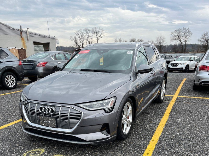 Used 2019 Audi e-tron Premium Plus image 4