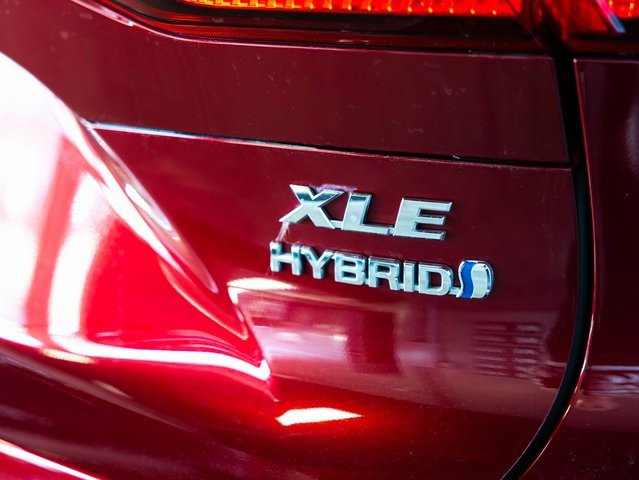 Used 2022 Toyota Venza XLE image 8