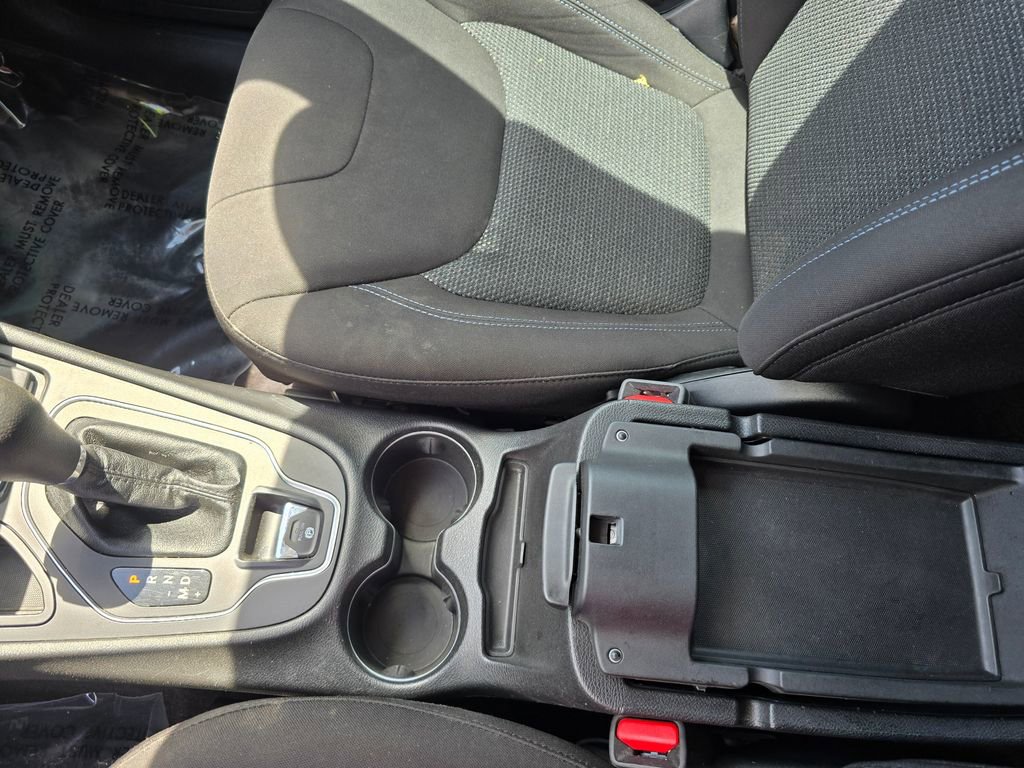 Certified 2019 Jeep Cherokee Latitude w/ Popular Appearance Group image 26