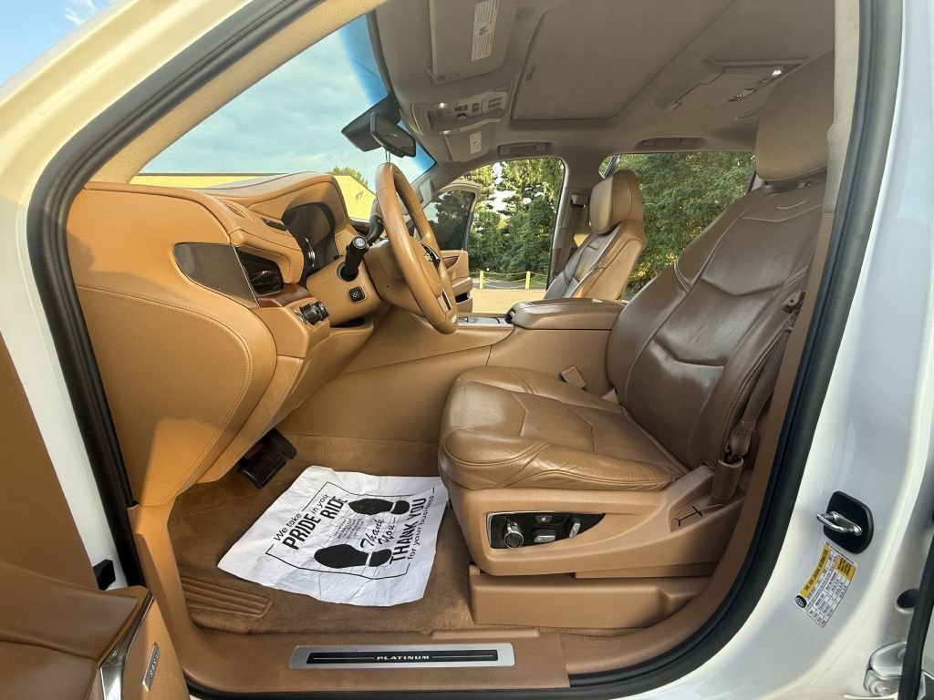 Used 2016 Cadillac Escalade ESV Platinum image 15