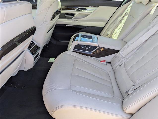 Used 2018 BMW 740e xDrive image 18