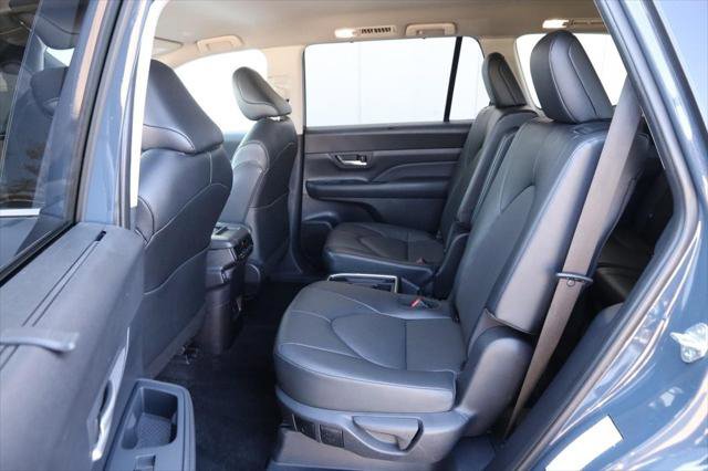 Certified 2025 Toyota Grand Highlander AWD image 10