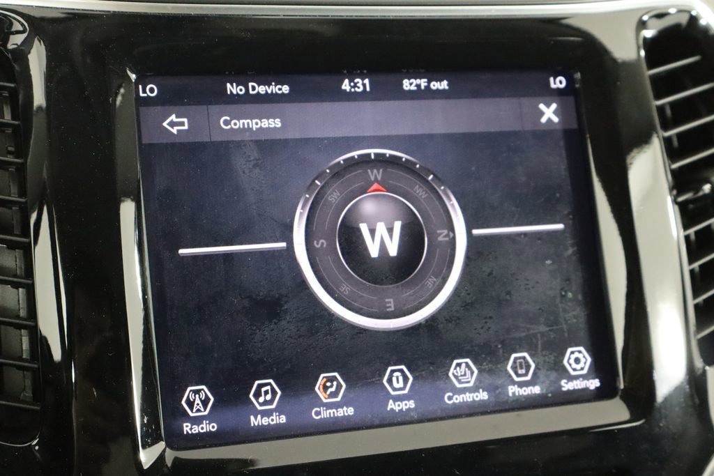 Used 2019 Jeep Cherokee Limited image 36