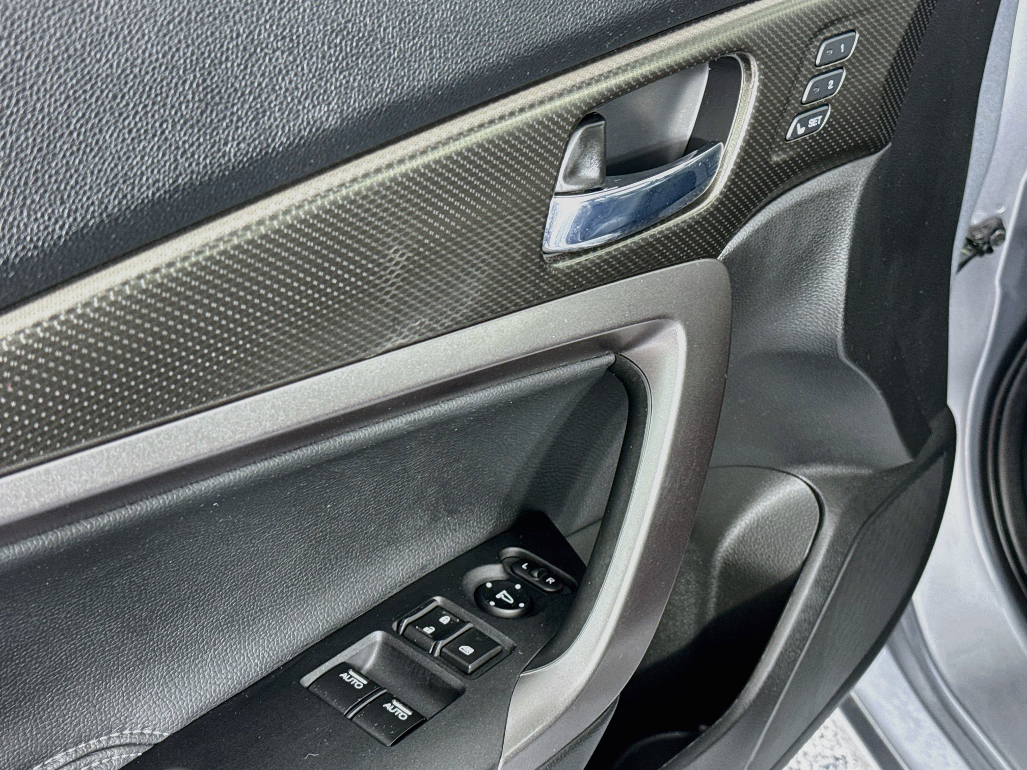 Used 2017 Honda Accord Touring image 18