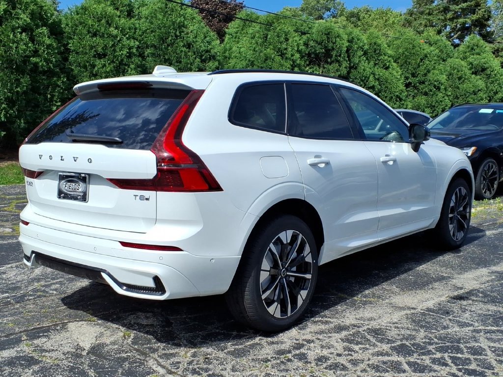 New 2026 Volvo XC60 T8 Plus w/ Climate Package AWD/4WD image 5