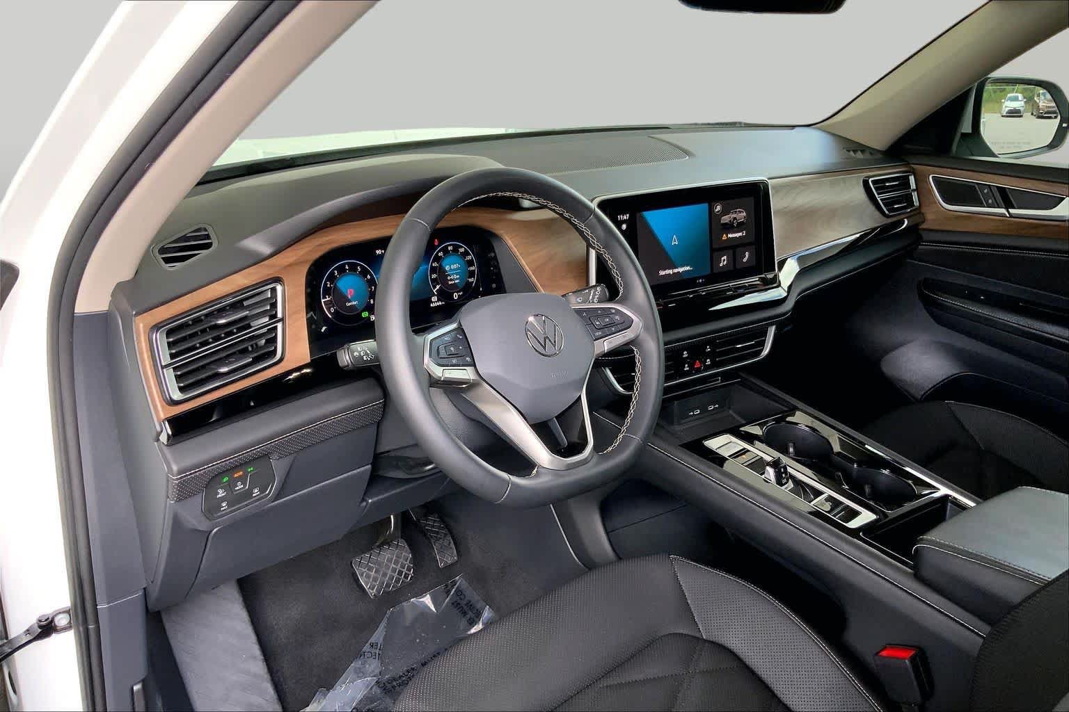 Used 2024 Volkswagen Atlas SE FWD image 18