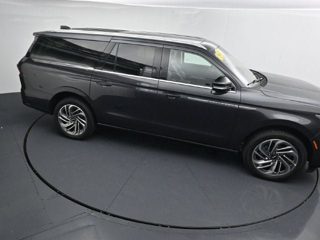 Used 2025 Lincoln Navigator L Reserve AWD/4WD image 32