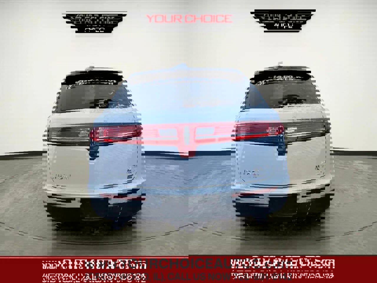 Used 2013 Lincoln MKT AWD image 4