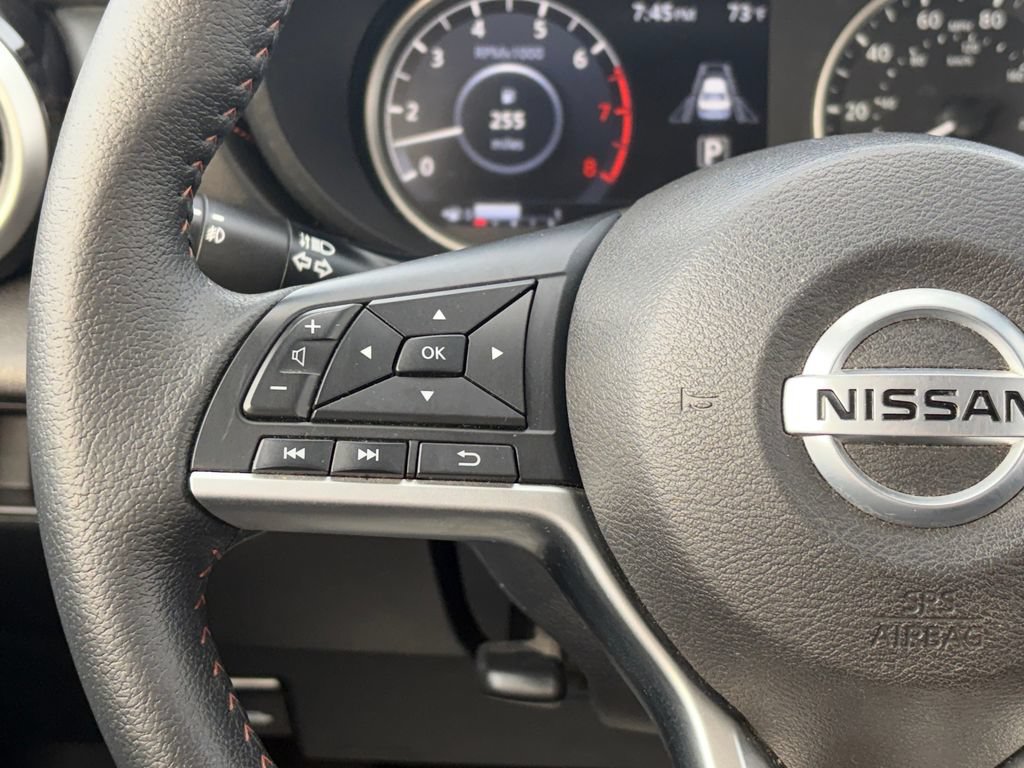 Used 2021 Nissan Versa SR FWD image 12