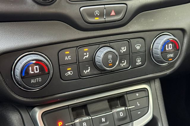 Used 2024 GMC Terrain SLT AWD/4WD image 28