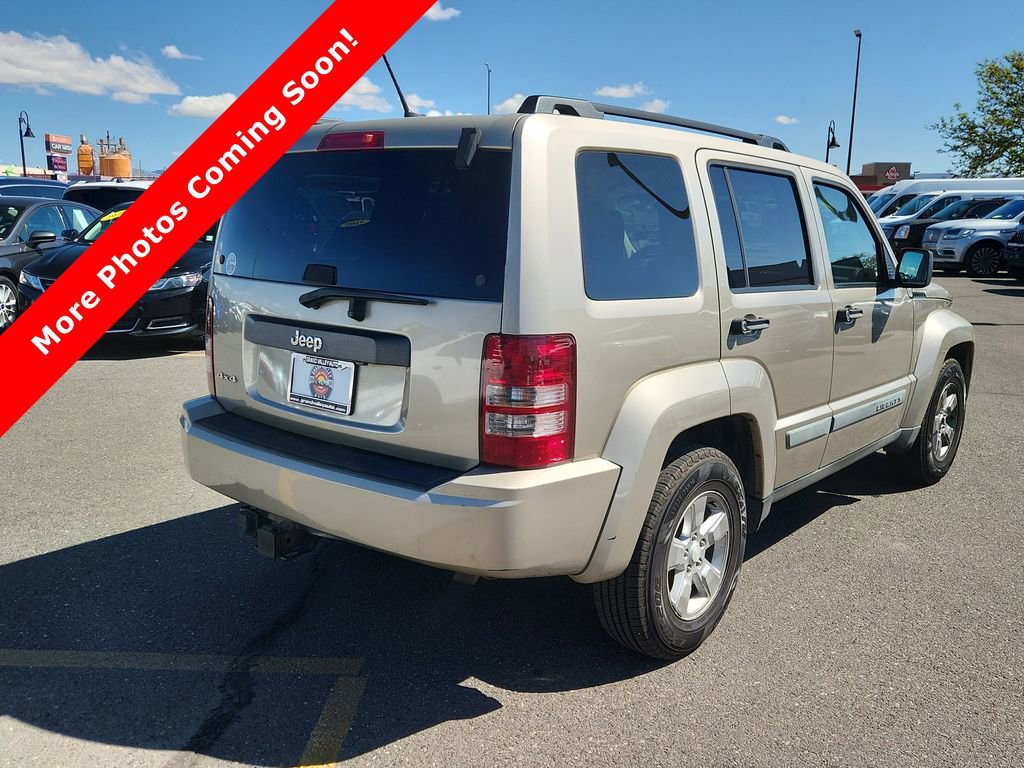 Used 2010 Jeep Liberty Sport w/ Popular Equipment Group AWD/4WD image 3