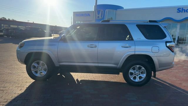 Used 2022 Toyota 4Runner SR5 Premium image 8