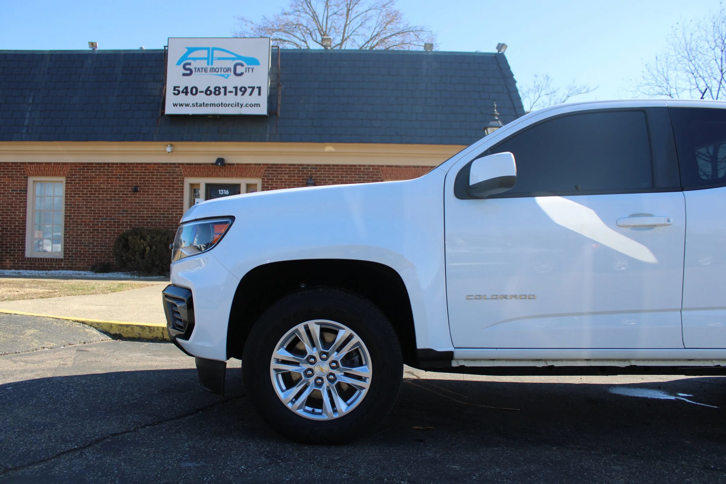 Used 2021 Chevrolet Colorado LT w/ Fleet Safety Package RWD image 39