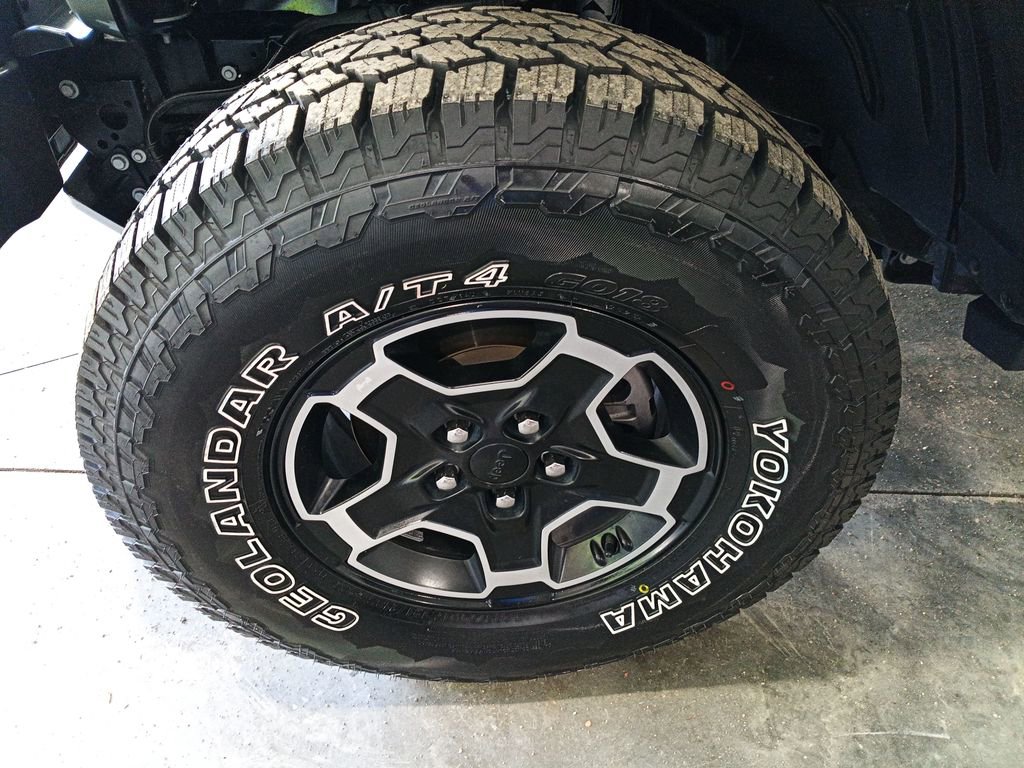 Used 2020 Jeep Gladiator Mojave AWD/4WD image 26