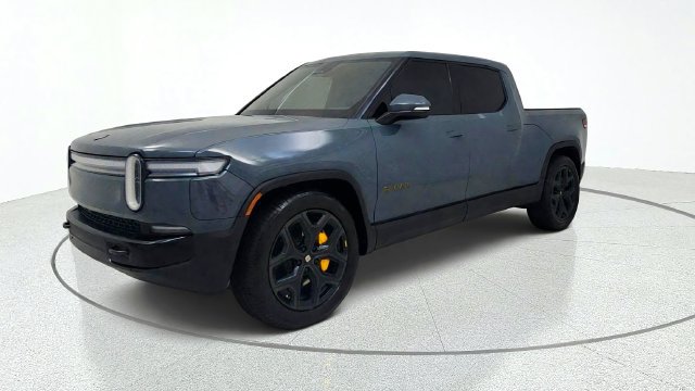 Used 2026 Rivian R1T Premium Tri AWD/4WD image 3