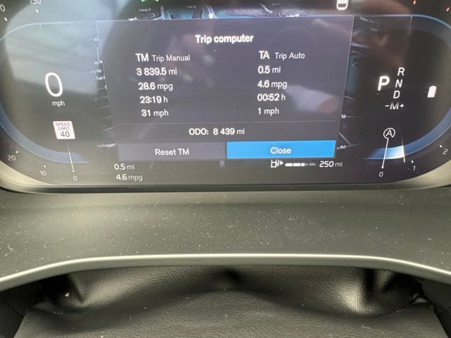 Certified 2025 Volvo XC40 B5 Core AWD/4WD image 23