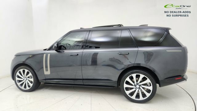 Used 2023 Land Rover Range Rover Long Wheelbase SE image 4