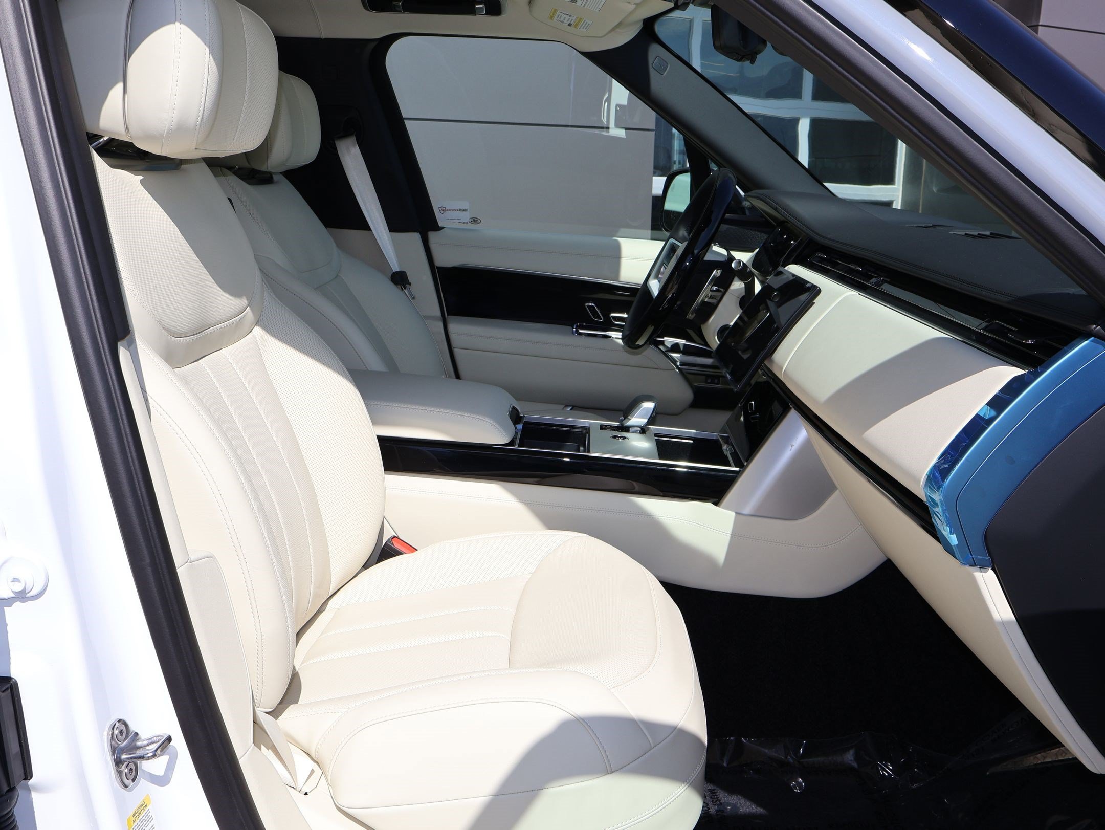 New 2026 Land Rover Range Rover Autobiography AWD/4WD image 31