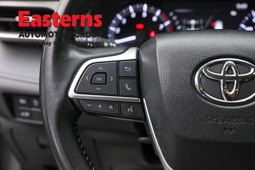 Used 2024 Toyota Highlander LE image 14