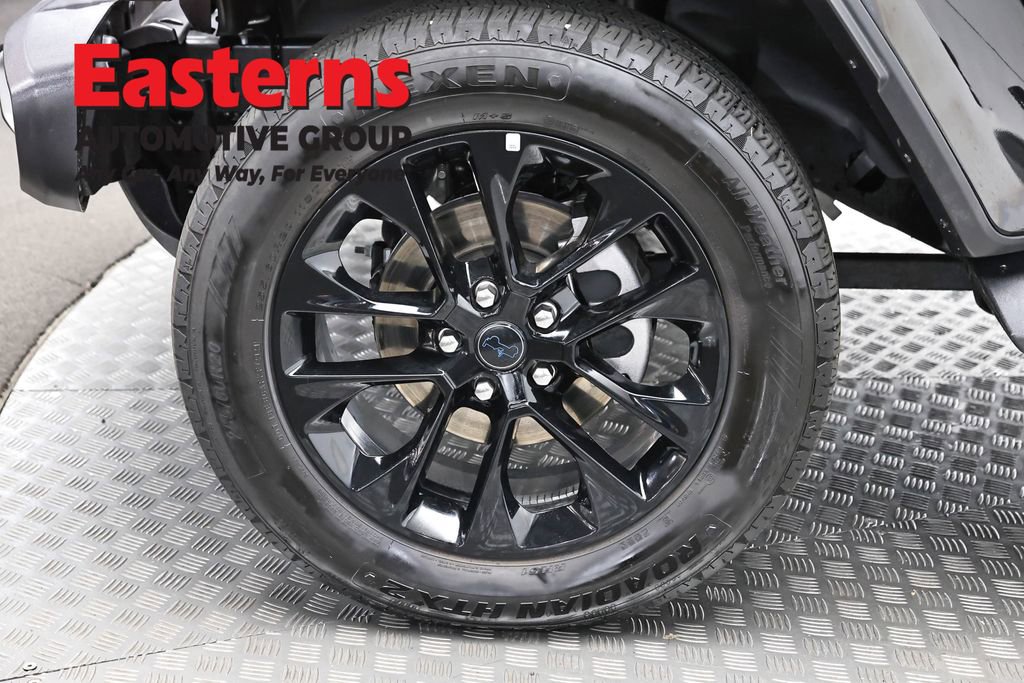 Used 2025 Jeep Wrangler Unlimited Sahara AWD/4WD image 29